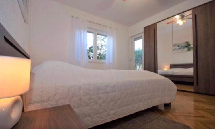 Apartment Deni Пула Екстериор снимка