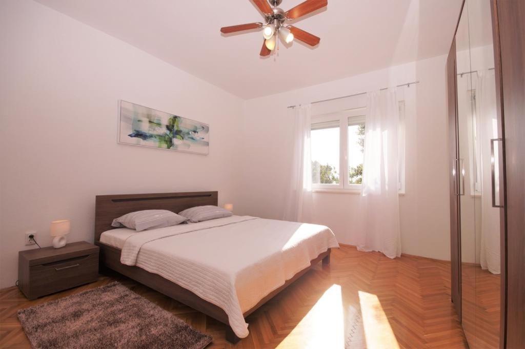 Apartment Deni Пула Екстериор снимка