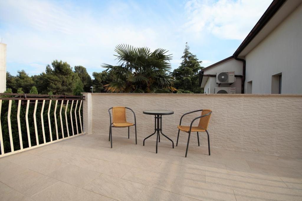 Apartment Deni Пула Екстериор снимка