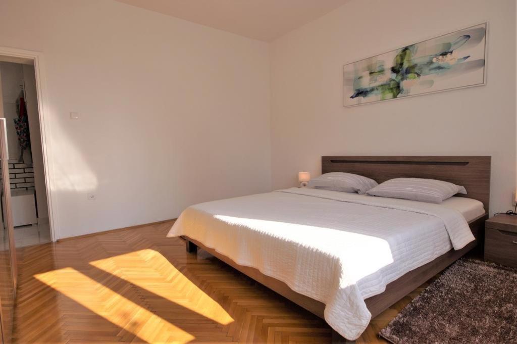 Apartment Deni Пула Екстериор снимка