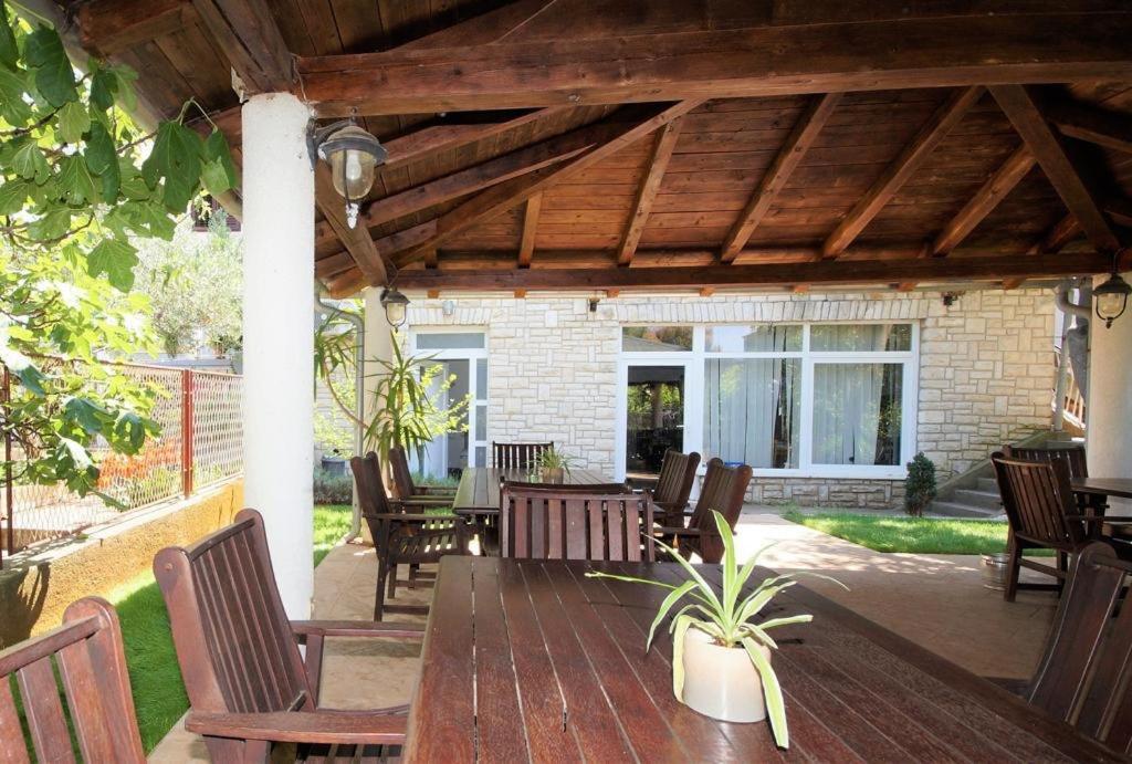 Apartment Deni Пула Екстериор снимка