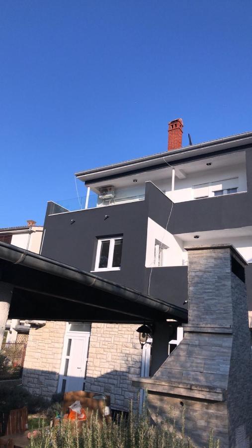 Apartment Deni Пула Екстериор снимка