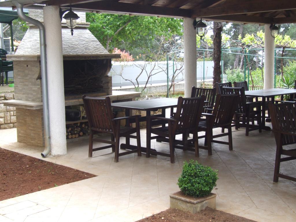 Apartment Deni Пула Екстериор снимка
