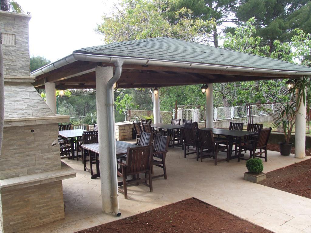 Apartment Deni Пула Екстериор снимка